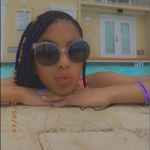 Meet your Posher, Desiree